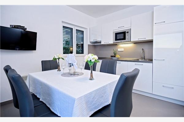 Apartment A1, for 6 persons