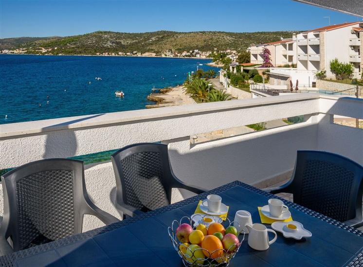 Apartment A2, for 6 persons