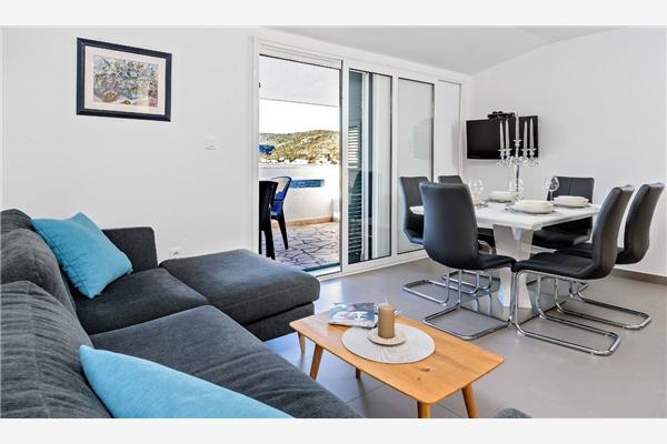 Apartment A2, for 6 persons