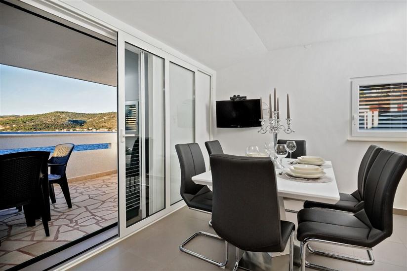 Apartment A2, for 6 persons