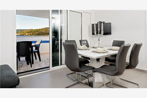 Apartment A2, for 6 persons