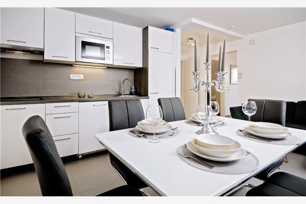 Apartment A2, for 6 persons