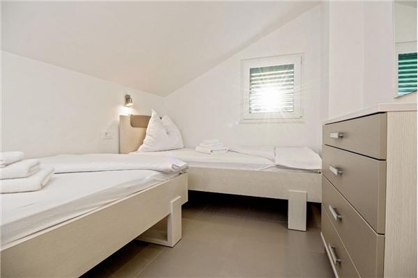 Apartment A2, for 6 persons