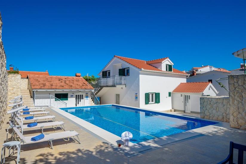 Apartments Bisernica