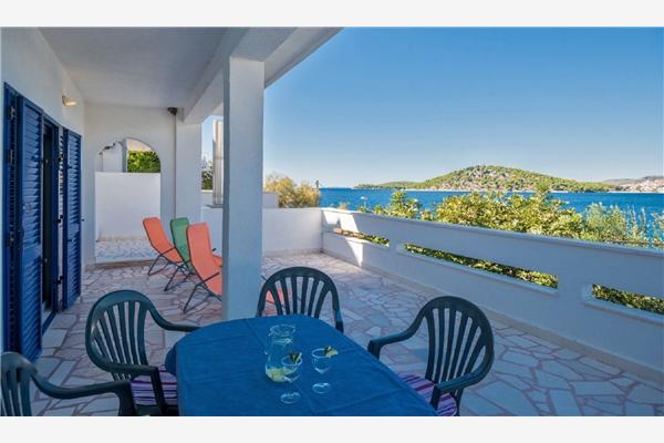 Apartment A2, for 4 persons