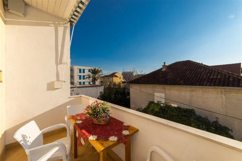 Apartment A1, for 6 persons