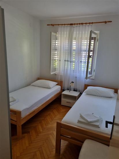 Apartment A1, for 7 persons