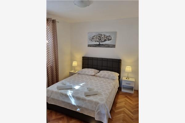 Apartment A1, for 7 persons