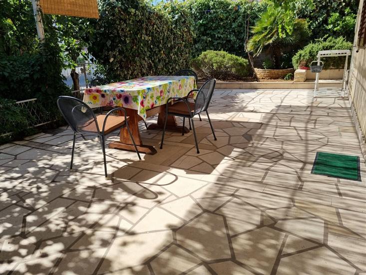 Apartment A2, for 5 persons