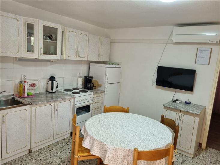 Apartment A2, for 5 persons