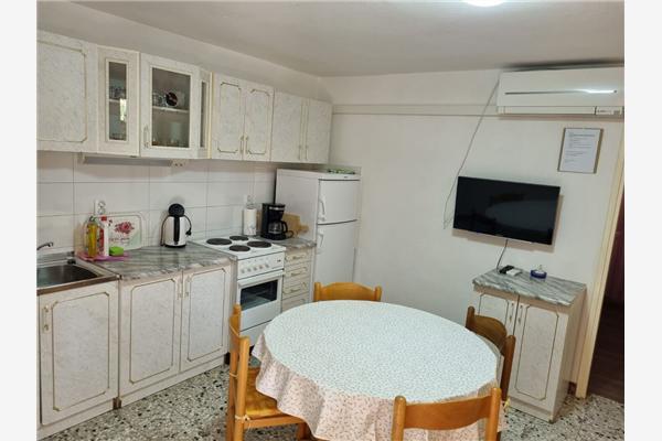 Apartment A2, for 5 persons
