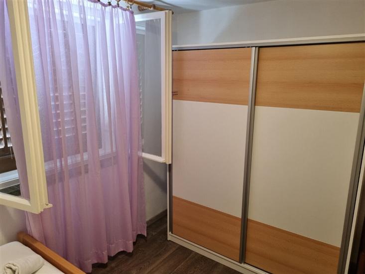 Apartment A2, for 5 persons