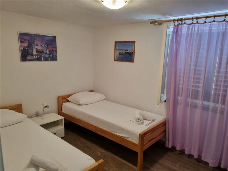 Apartment A2, for 5 persons