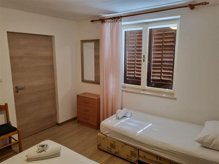 Apartment A2, for 5 persons