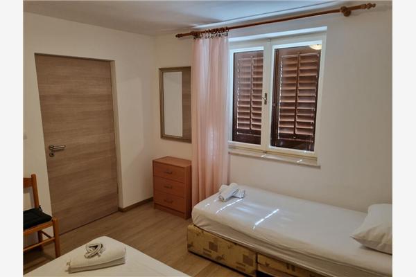 Apartment A2, for 5 persons