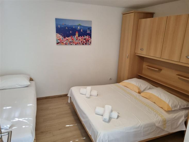 Apartment A2, for 5 persons