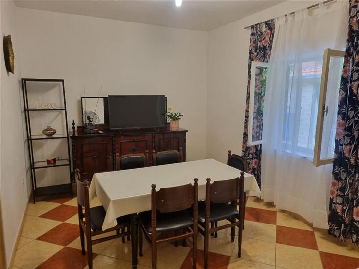 Apartment A1, for 5 persons