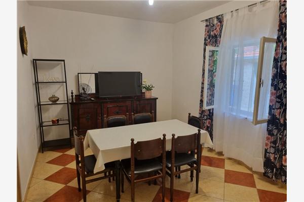 Apartment A1, for 5 persons