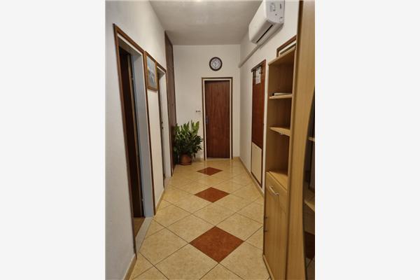 Apartment A1, for 5 persons