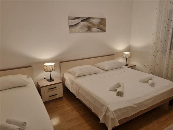 Apartment A1, for 5 persons
