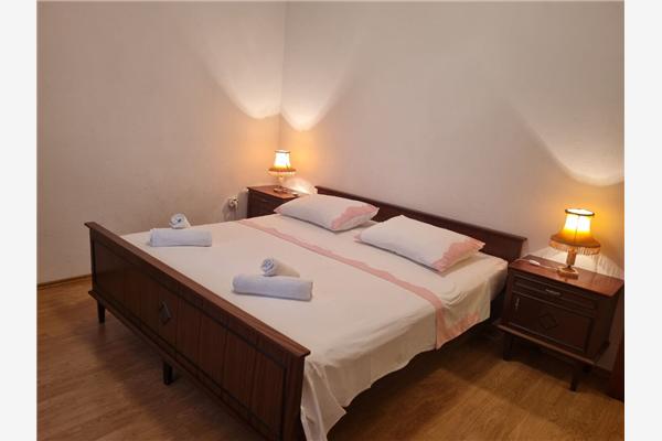 Apartment A1, for 5 persons