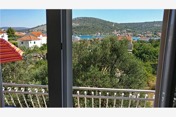 Apartment A2, for 6 persons