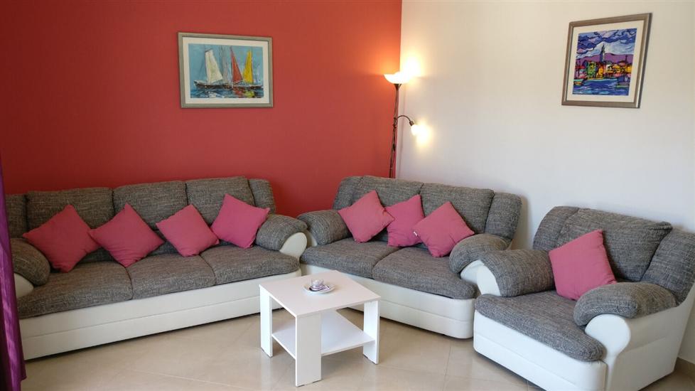 Apartment A2, for 6 persons