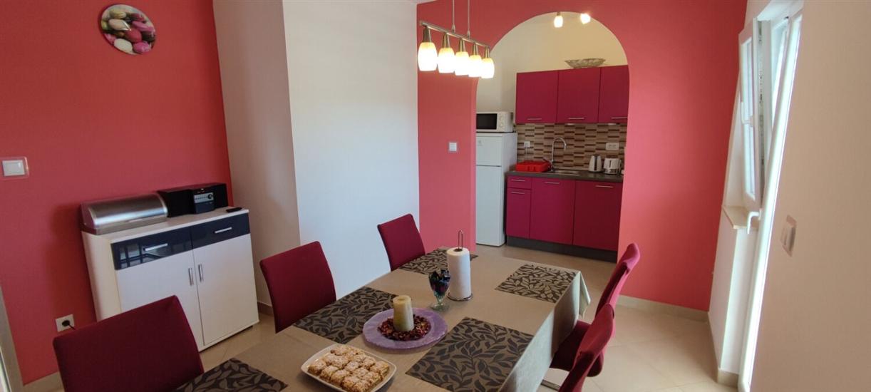 Apartment A2, for 6 persons