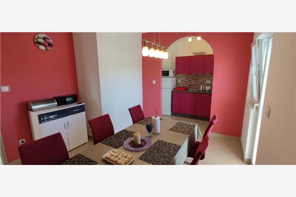 Apartment A2, for 6 persons