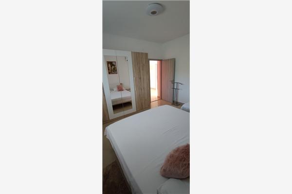 Apartment A2, for 6 persons