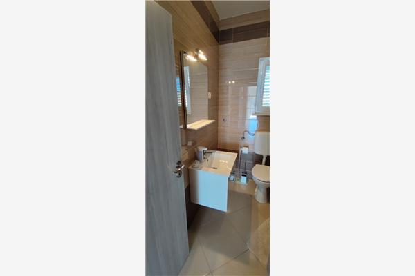 Apartment A2, for 6 persons