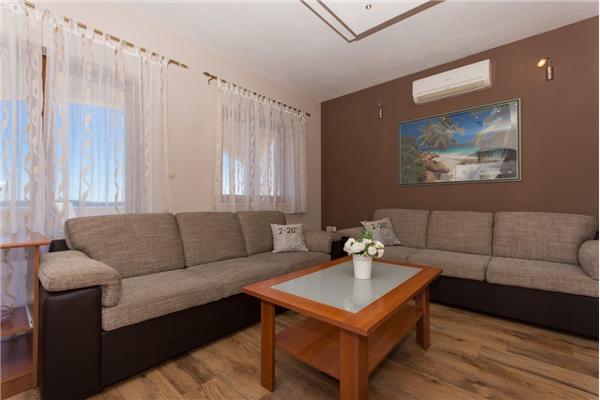 Apartment A1, for 6 persons