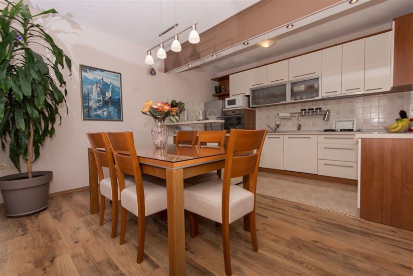 Apartment A1, for 6 persons