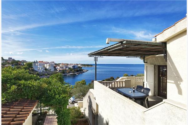 Apartment A1, for 5 persons