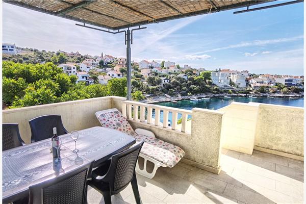 Apartment A1, for 5 persons