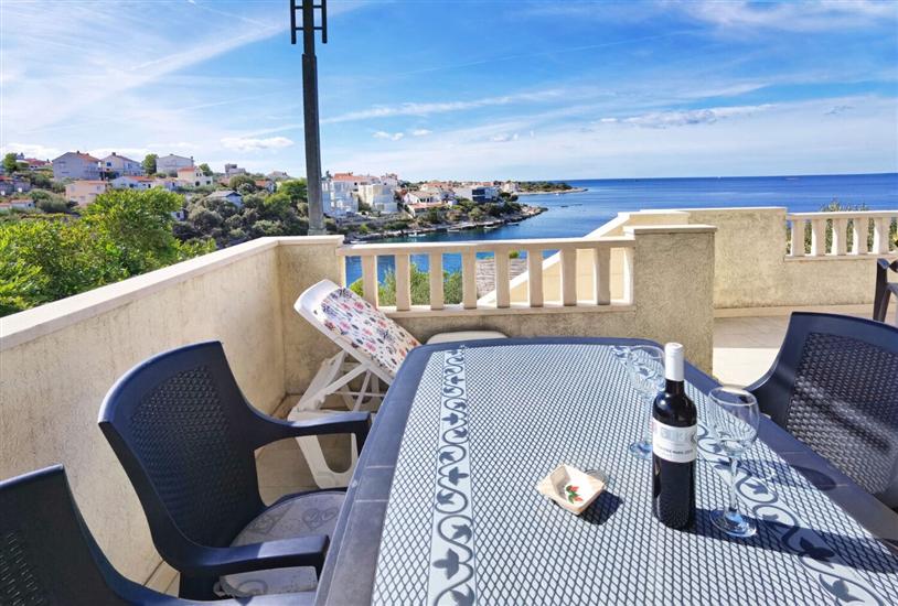 Apartment A1, for 5 persons