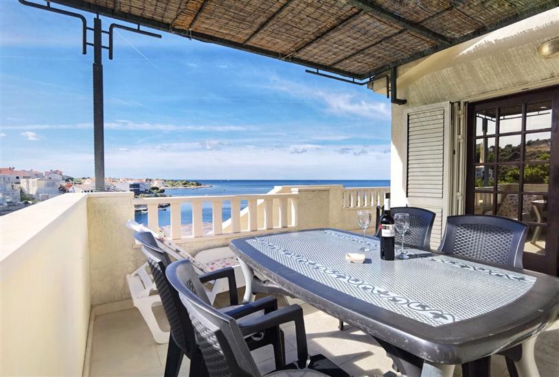 Apartment A1, for 5 persons