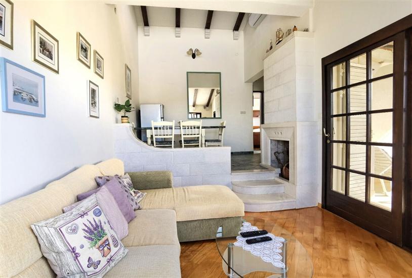 Apartment A1, for 5 persons