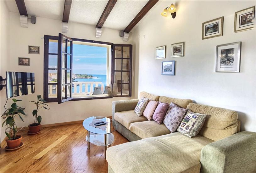 Apartment A1, for 5 persons