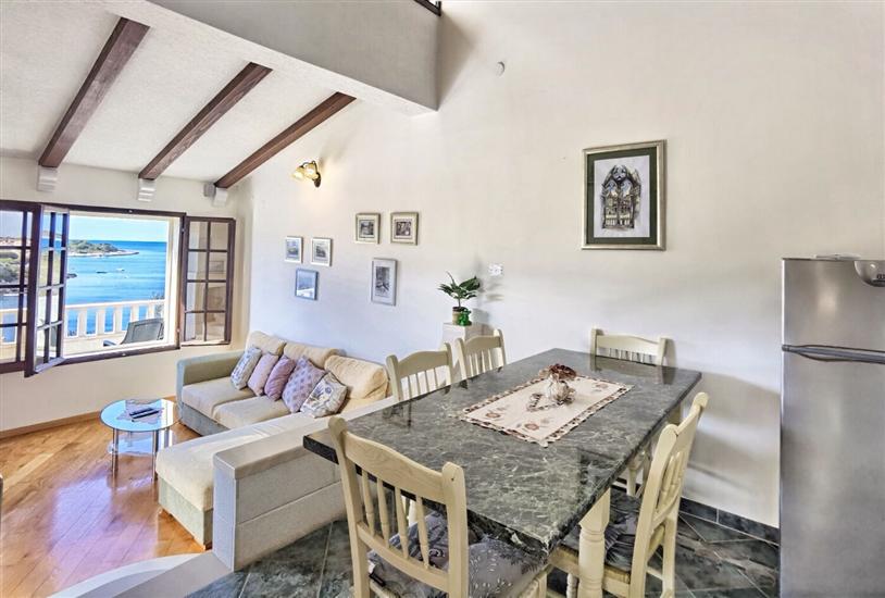 Apartment A1, for 5 persons