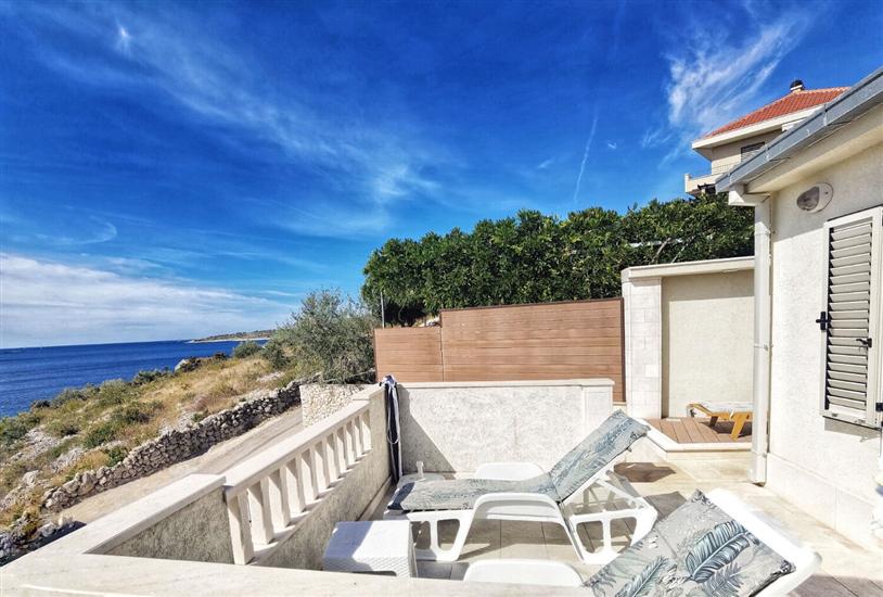 Apartment A2, for 5 persons