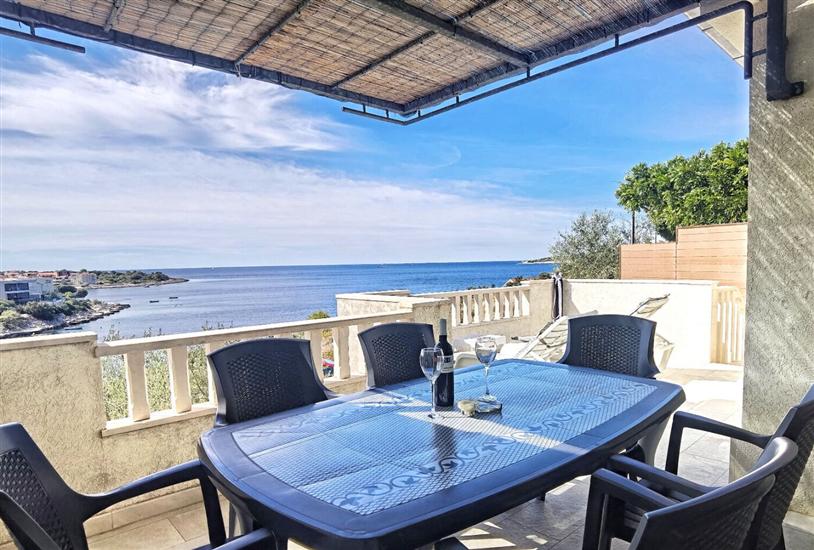 Apartment A2, for 5 persons