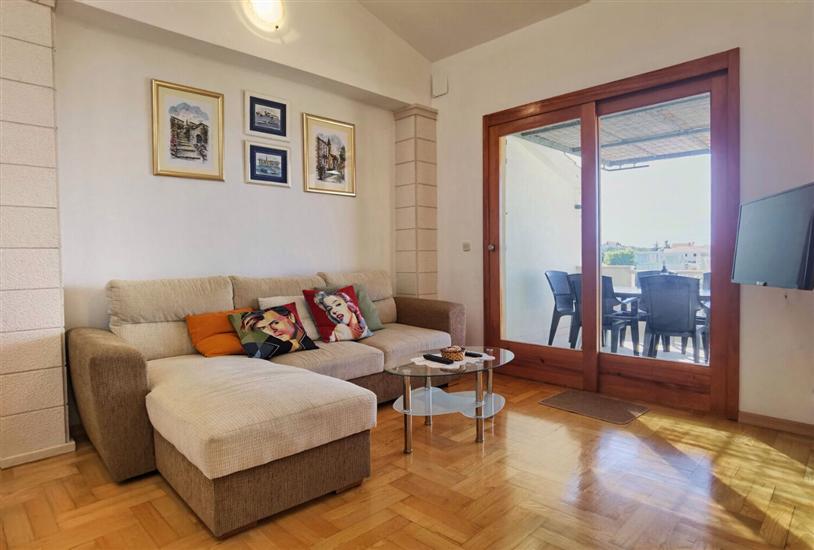 Apartment A2, for 5 persons