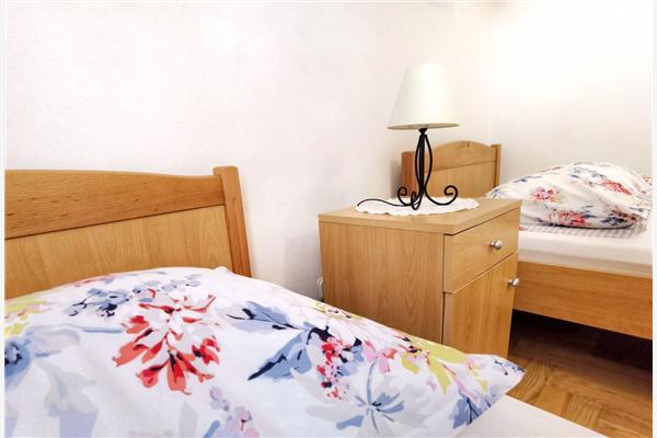 Apartment A2, for 5 persons