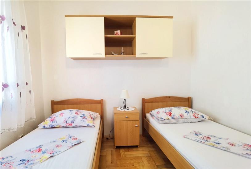 Apartment A2, for 5 persons