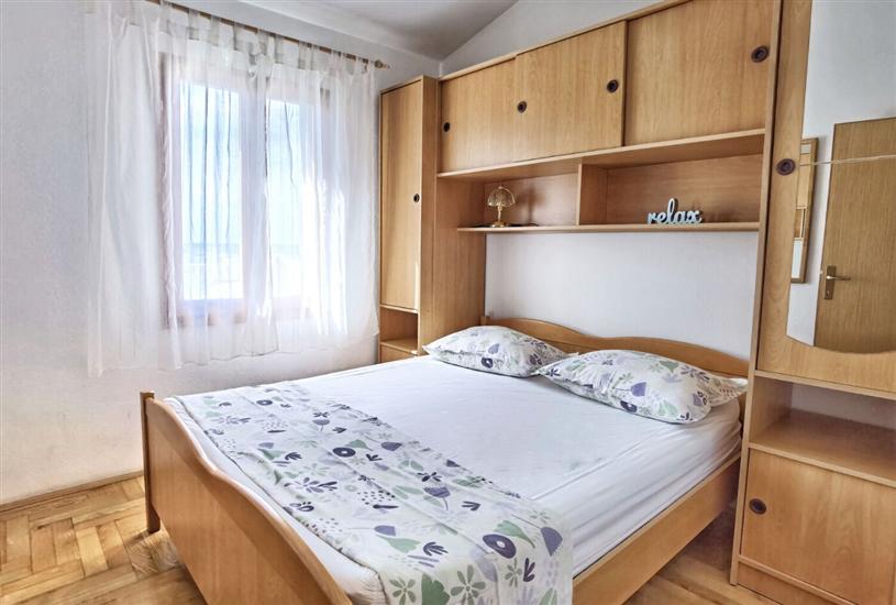 Apartment A2, for 5 persons