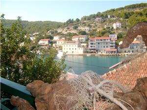 Apartments Bob Stomorska - island Solta, Size 50.00 m2, Airline distance to the sea 50 m