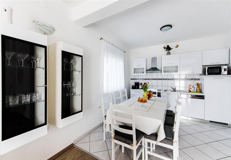 Apartment A1, for 8 persons