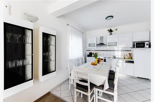 Apartment A1, for 8 persons