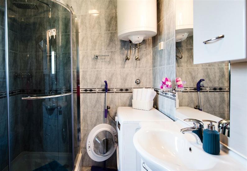 Apartment A1, for 8 persons